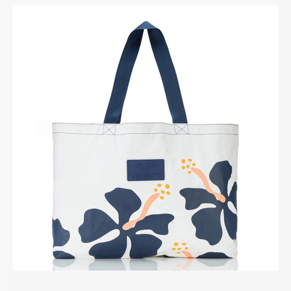 NWT Aloha Collection Reversible Holo Holo Mo’orea Splash-Proof Tote Bag